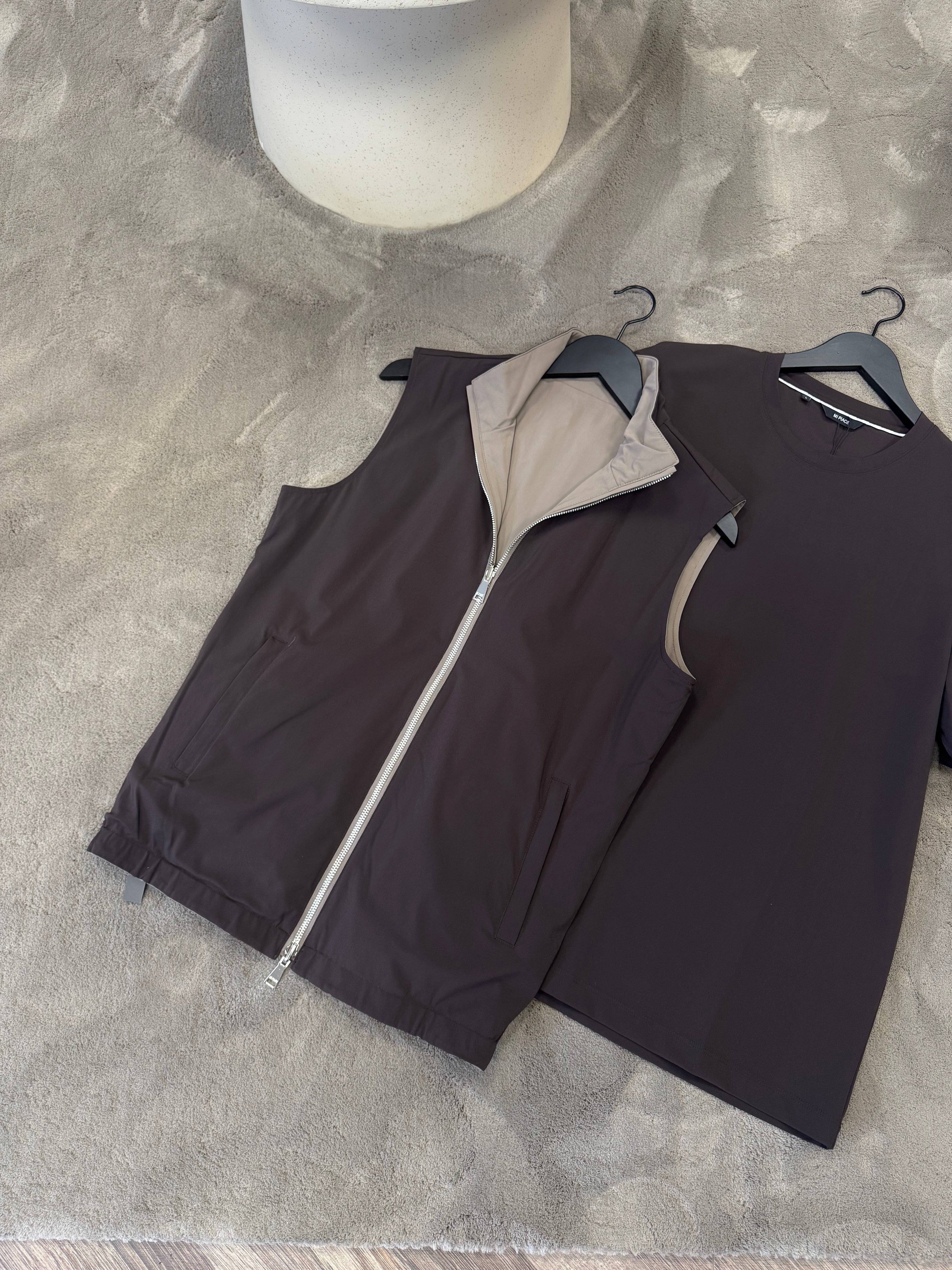 Nelxo's  Espresso/Falcon Reversible Travel Gillet